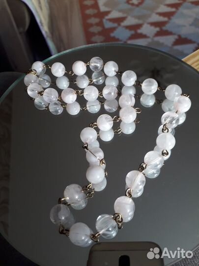 Лот бус в белых тонах