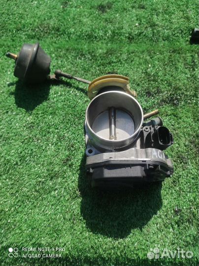 Дроссельная заслонка Audi A6 C5 2.4 AGA