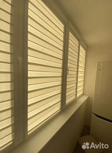 Рулонные шторы зебра в коробе J2829