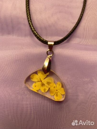 Кулон с сухоцветами hand made