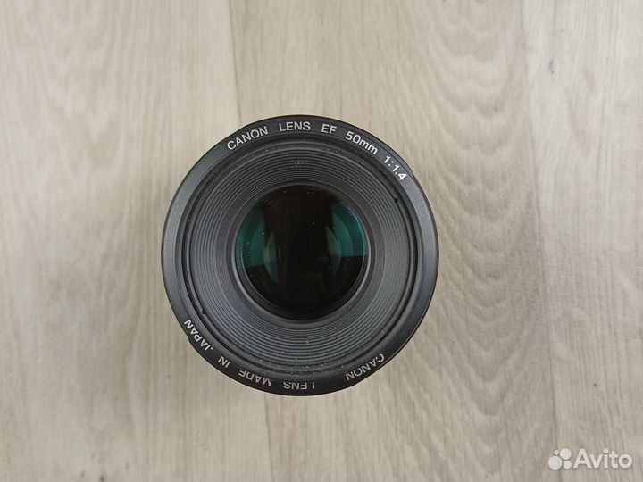 Объектив Canon 50mm 1: 1,4
