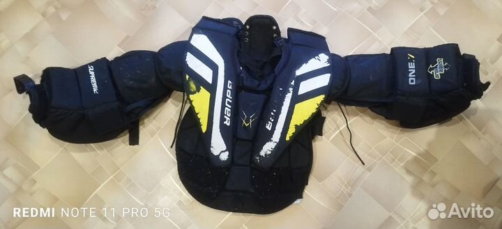 Вратарская хоккейная форма