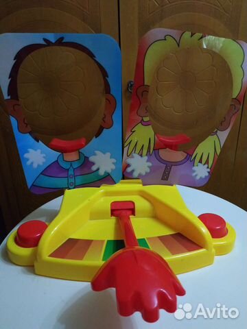 Игрушка настольная лицом в торт