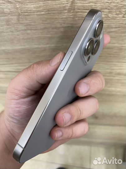 iPhone 15 Pro, 256 ГБ