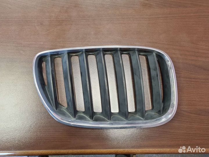 Решетка радиатора правая BMW X5 E53 рестаил