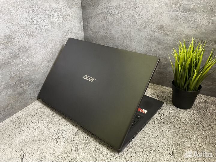 Почти как новый ноутбук Acer 2 видеокарты/SSD