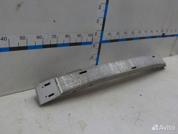 Усилитель переднего бампера Toyota Land Cruiser