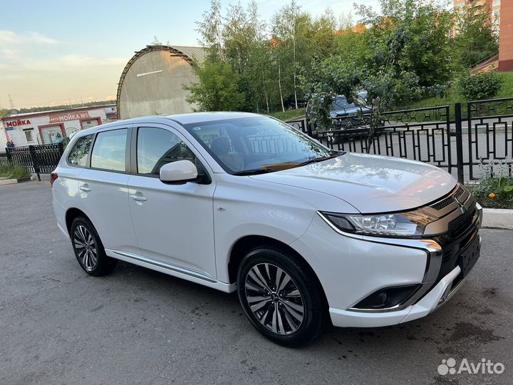 Mitsubishi Outlander 2.0 CVT, 2022, 52 км