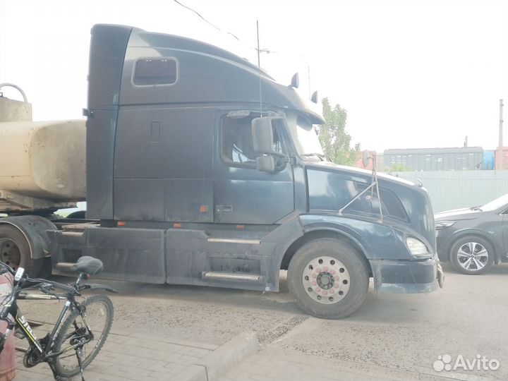 Volvo VNL 670, 2003