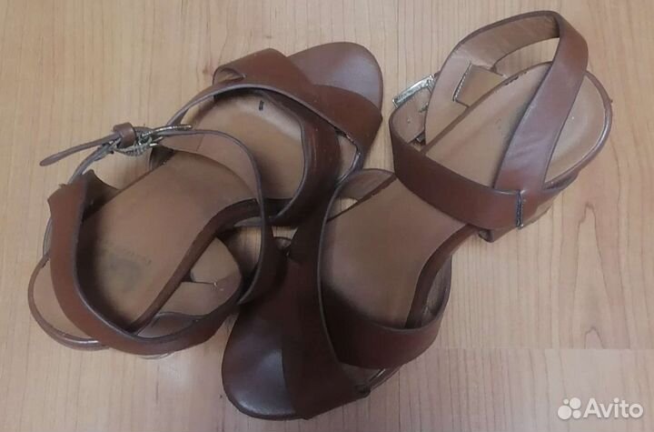 Босоножки женские
