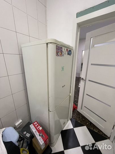 Холодильник бу indesit