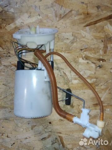 Топливный насос с датчиком уровня правый Bmw M3