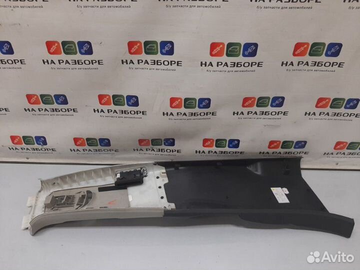 Накладка на стойку внутренняя левая Audi Q7 4LB