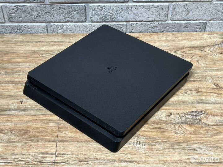 PlayStation 4 Slim 1TB, 2 геймпада + игры
