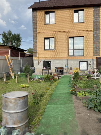 Коттедж 191,8 м² на участке 5,7 сот.