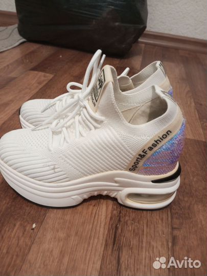 Кроссовки-сникерсы