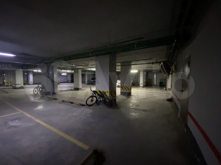 Машиноместо, 13 м²