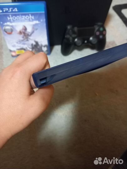 Sony PS4 slim 1tb +2диска