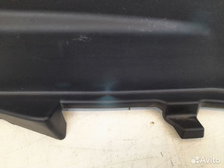 Накладка замка багажника Toyota Camry 55 2014-2018