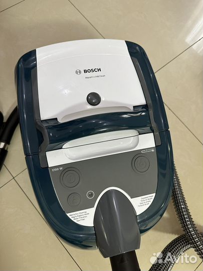 Bosch Моющий пылесос BWD41720, белый, зеленый
