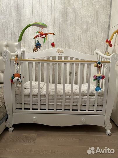 Кроватка красная звезда