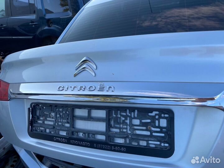 Накладка крышки багажника Citroen C4 2