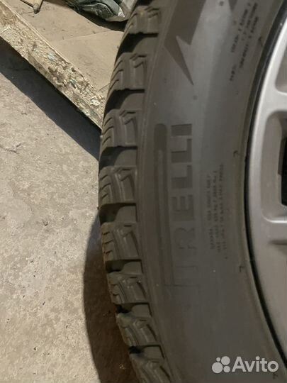 Pirelli Ice Zero 2 245/50 R19