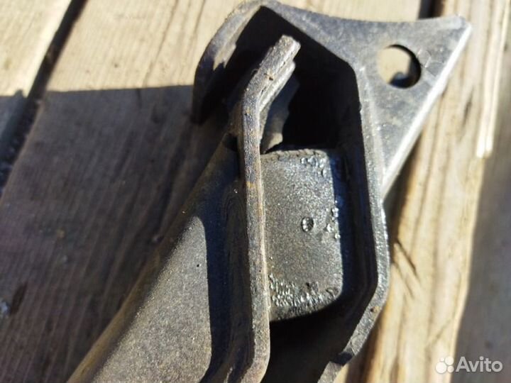 Подушка кпп Mitsubishi Pajero V87W 6G75 2006