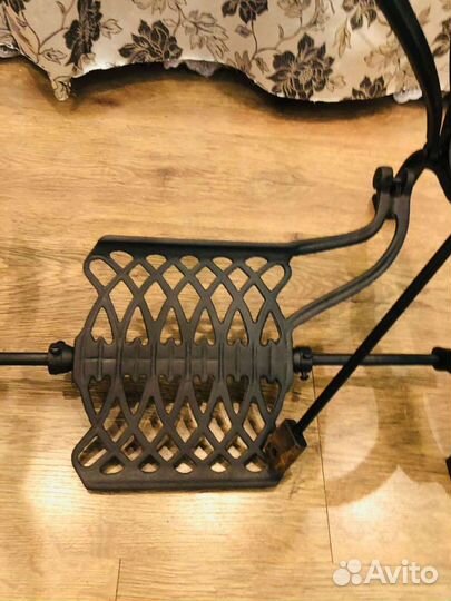 Красивая Станина от швейной машинки