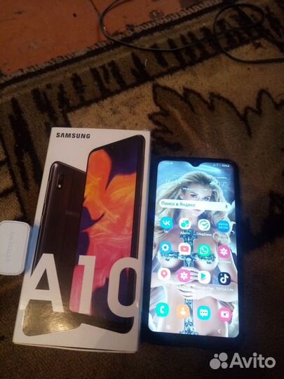 Samsung Galaxy A10, 2/32 ГБ