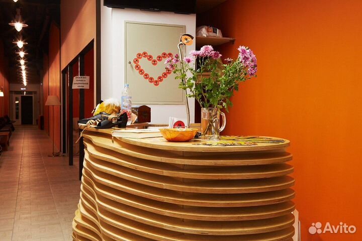 Администратор в школу танцев