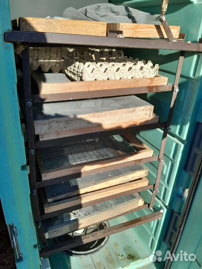 Инкубатор для яиц автоматический