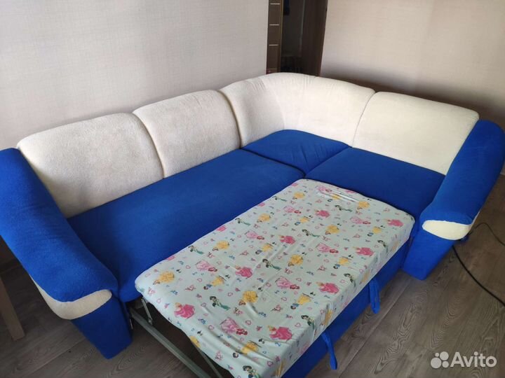 Угловой диван