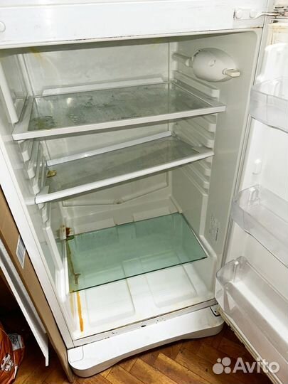 Холодильник indesit