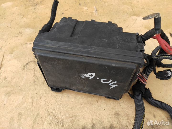 Блок предохранителей передний на Опель Корса Д