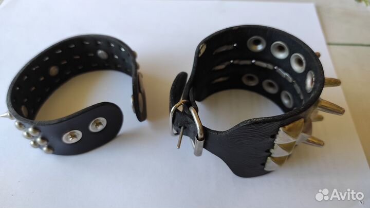 Кожаные браслеты с шипами