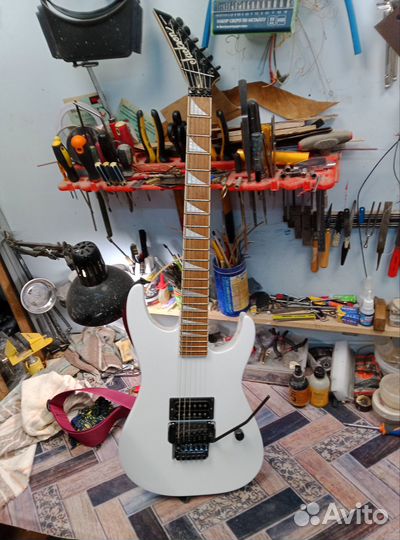 Электрогитара jackson dinky reverce