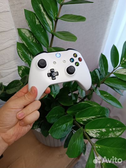 Xbox one s 1tb с играми