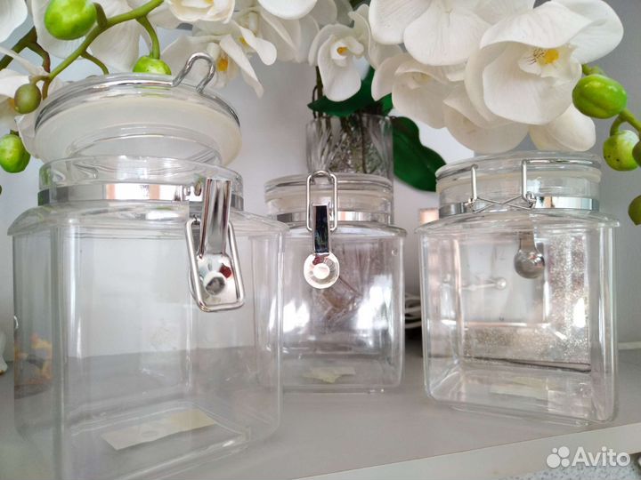 Банка новая для хранения сыпучих продуктов