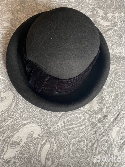 Фетровая женская шляпа с бархатной лентой