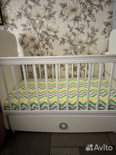 Детская кроватка