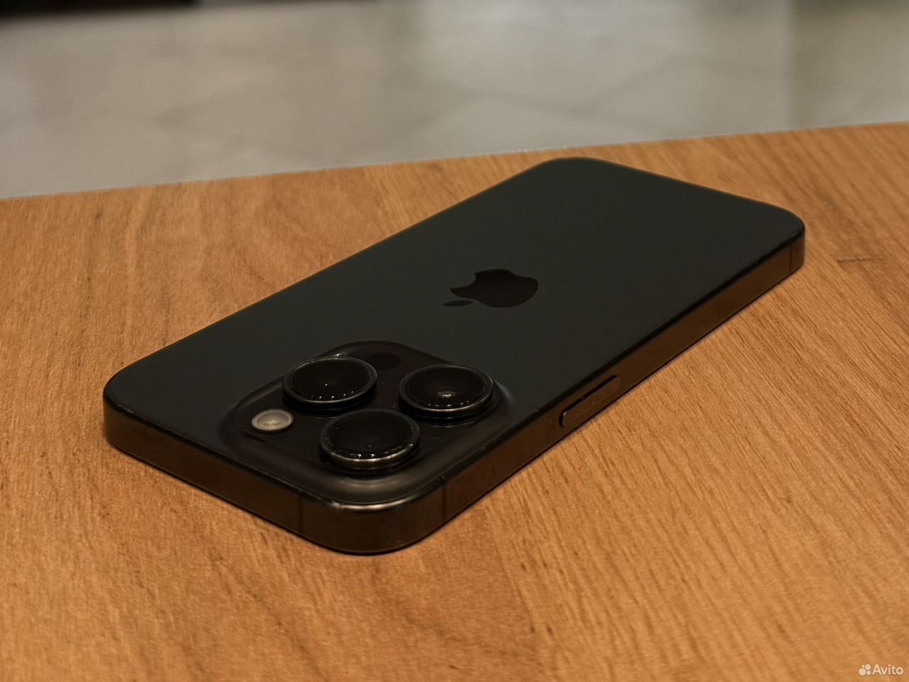 iPhone 15 Pro, 256 ГБ, SIM + eSIM