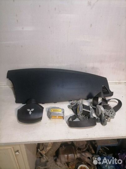 Безопасность Mitsubishi Lancer 10