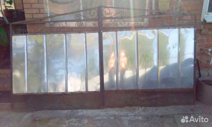 Секционные ворота