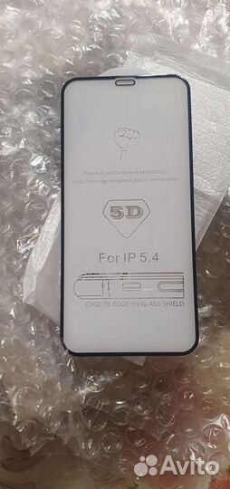 Защитное стекло на iPhone 12