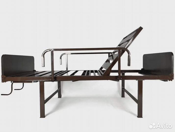 Медицинская кровать железная для лежачих больных