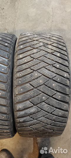 Goodyear UltraGrip 245/45 R17