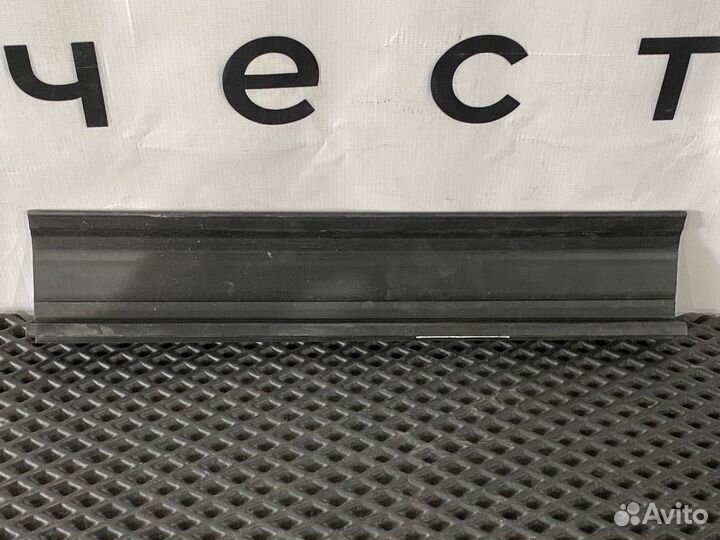 Резинка спойлера Volvo FH4 82632487