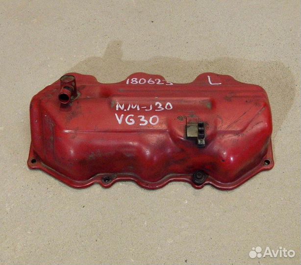 Крышка клапанная левая Nissan Maxima J30 VG30