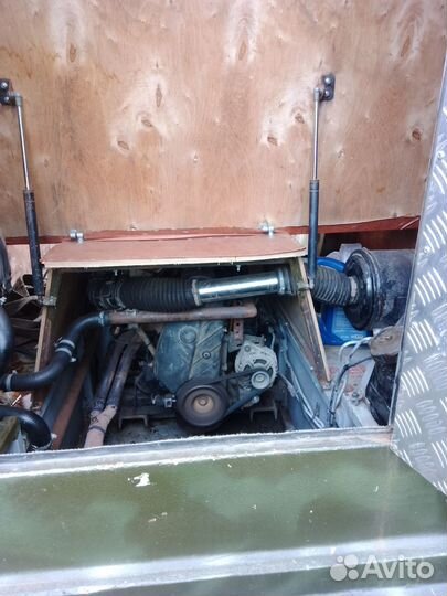 Снегоболотоход гусеничный